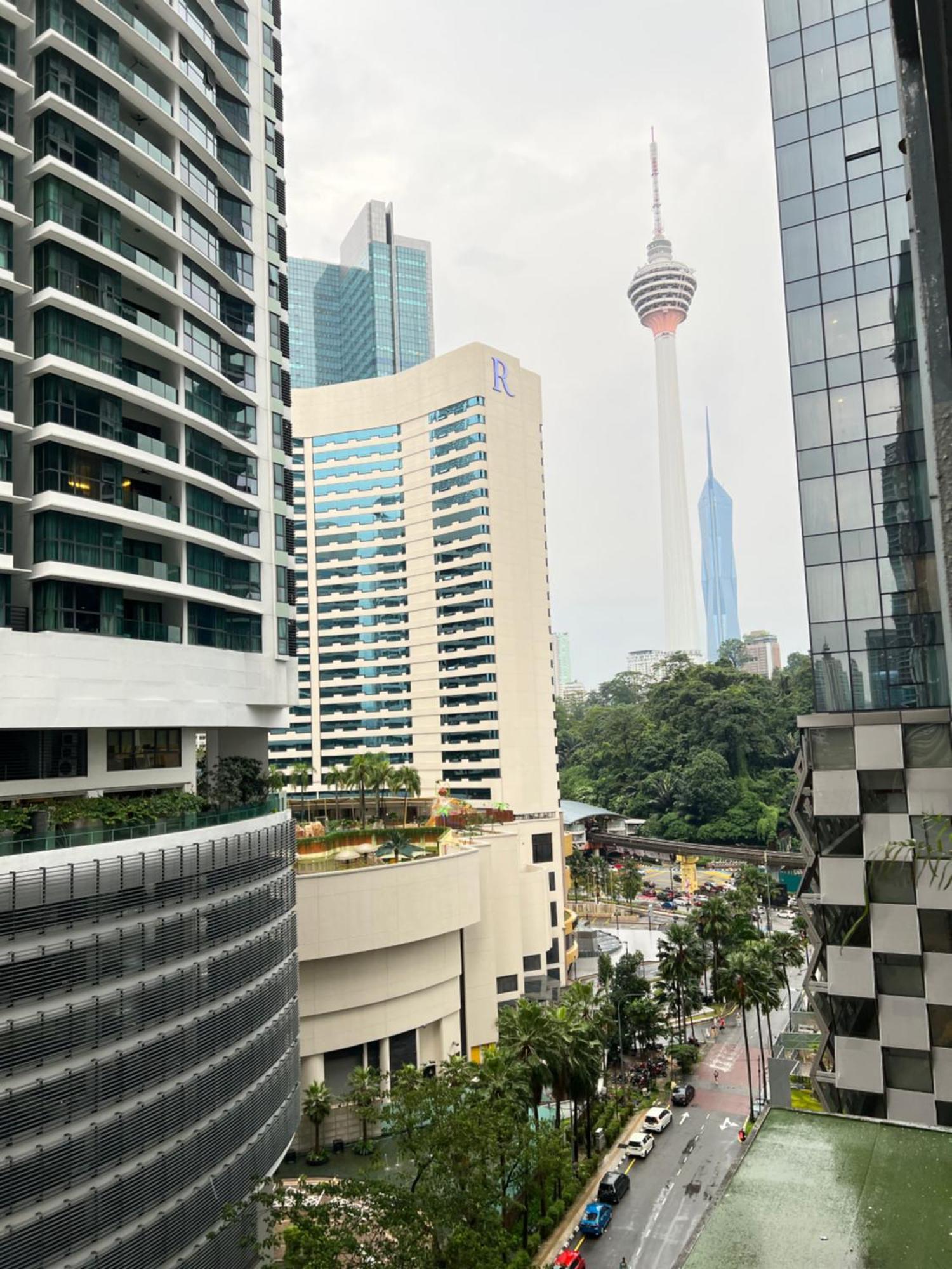 Summer Near Klcc Apartment Kuala Lumpur